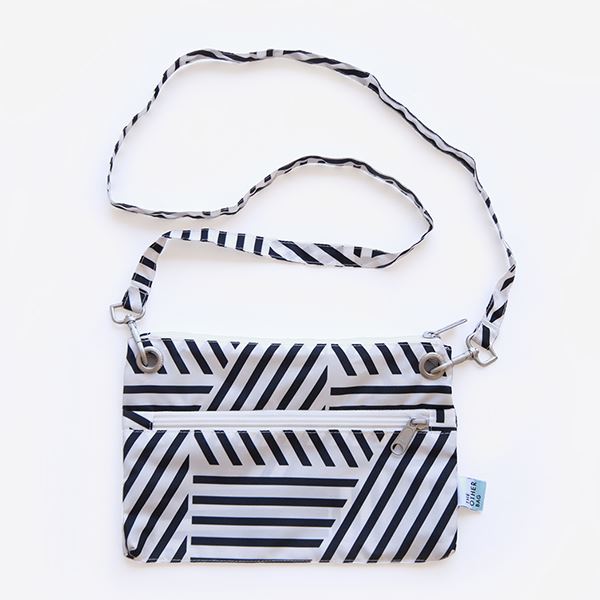 Black and White Graphic Print Pouch