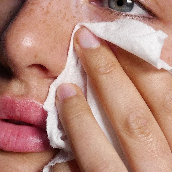 FACE - Cleansing and Moisturising Wipes